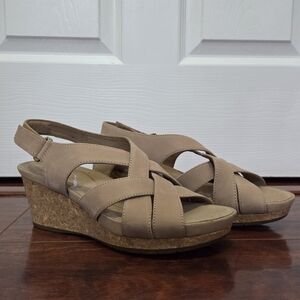 Clarks Unstructured Leather Strappy Wedges Un Capri Step Sand Size 9 Medium
